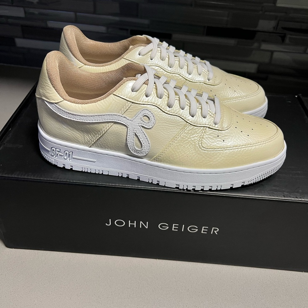 john geiger gf-01 grandmas couch